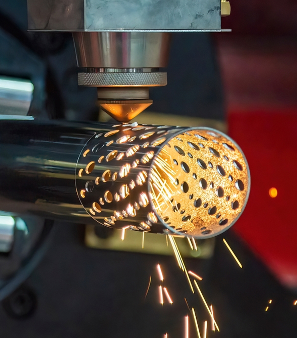  Experienced professionals at Samarth Sharp Edge working on advanced metal fabrication projects.