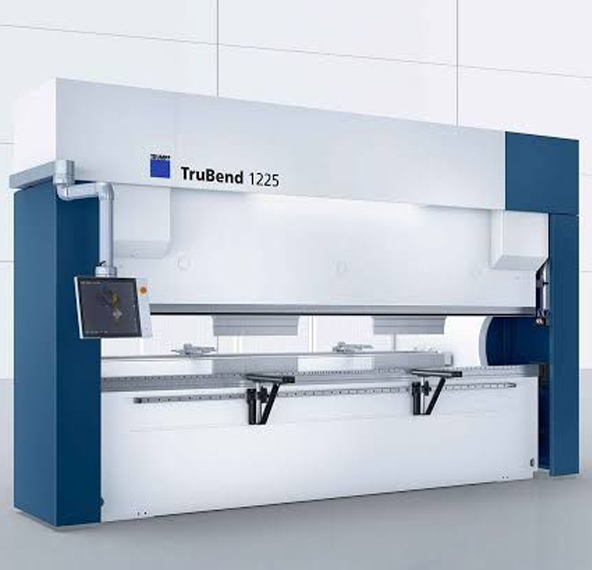 Advanced CNC machine performing precise metal fabrication at Samarth Sharp Edge